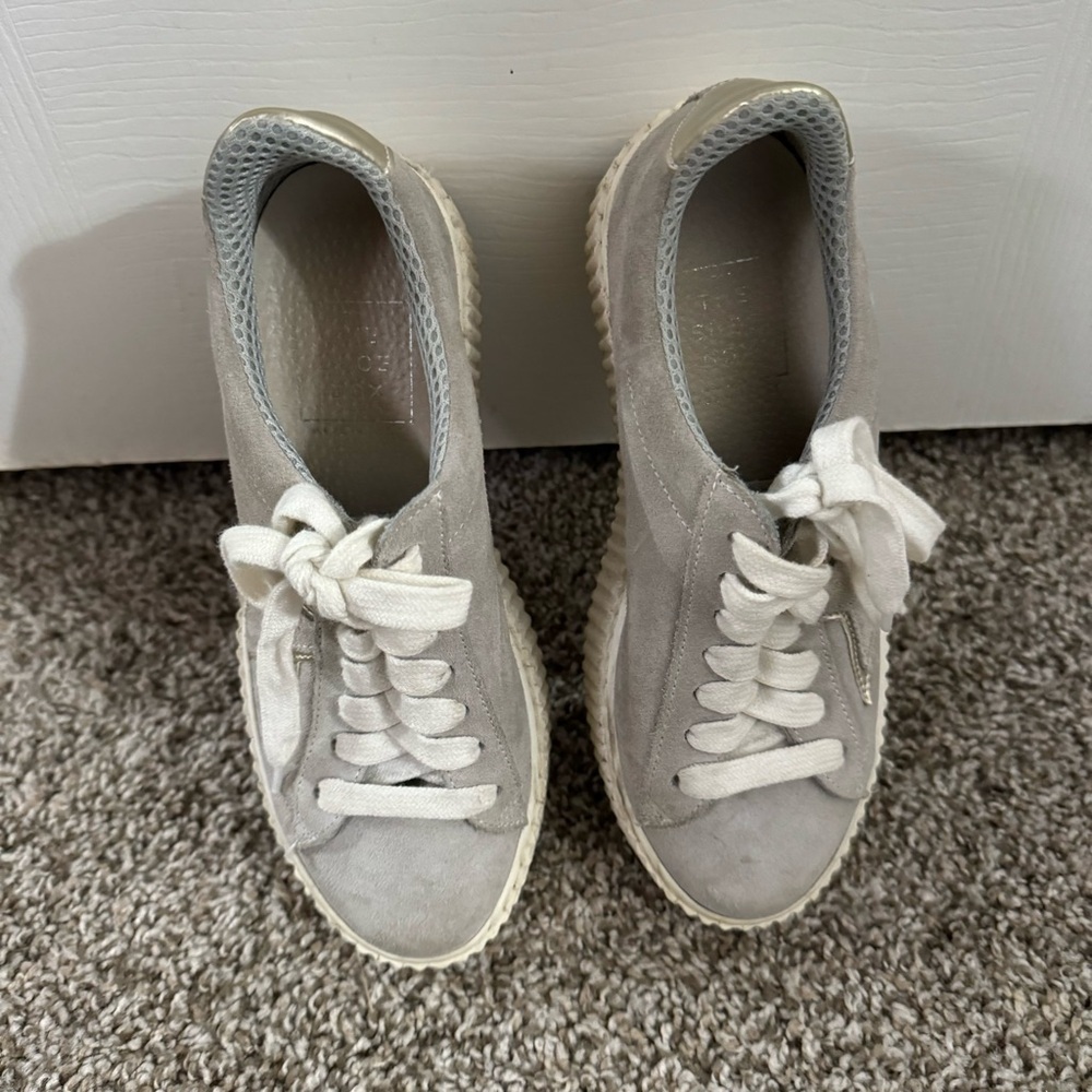 The Shoe Box Platform Tennis Shoes Size 6 - Picture 8 of 13
